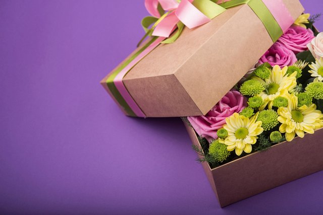 kwiaty ślubne - prezent ślubny - w pudełku